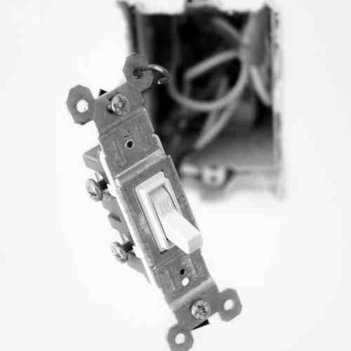 Troubleshooting Outdoor LED Lights Why They Come On and Off Randomly_loose connections_Premiere Electric